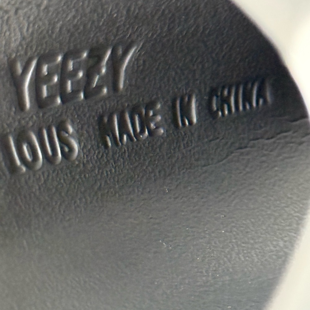 Yeezy Black Slide Sandals
Size 10
New
No box
+$10 to include box (total $63) - Picture 4 of 4